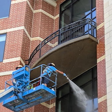 An-Exterior-Building-Cleaning-for-Houstons-Empire-Building 4
