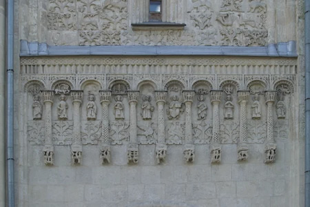 soft-washing a commercial building façade in Houston